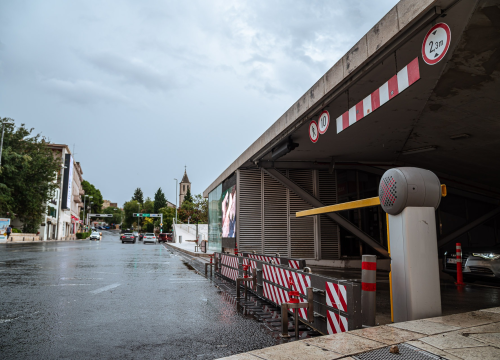 Fotografija 7 - FOTO Nevrijeme najviše problema izazvalo u Vodicama, čitatelji nam šalju fotografije poplavljenih cesta i parkirališta iz cijelog Šibenika
