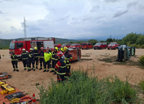 Fotografija 9 - Članovi Vatrogasnih postrojbi iz županije usavršavali vještine spašavanja iz prometnih nesreća