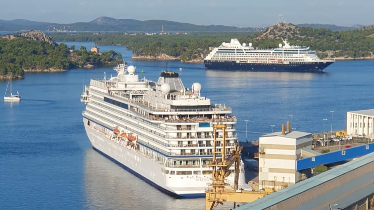 Iako se sezona bliži svome kraju, u Šibeniku kruzeri daju ugođaj kao da je u punom jeku