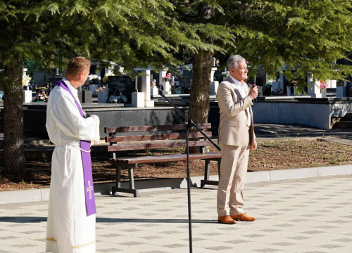 Fotografija 1 - Povodom Dana Grada i blagdana sv. Mihovila na Kvanju položeni vijenci