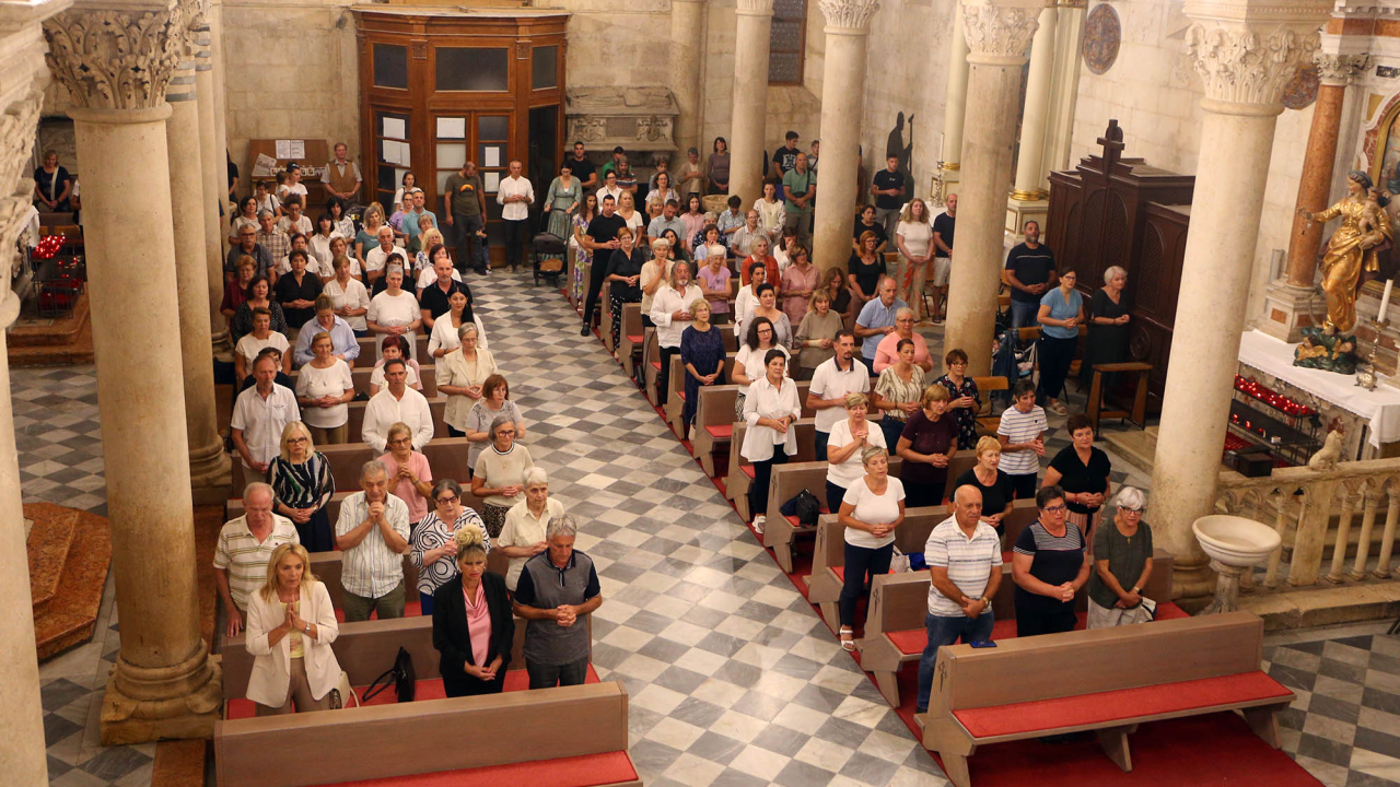 Misa u katedrali okupila vjernike angažirane oko trajnog euharistijskog klanjanja