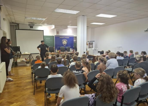 Fotografija 6 - 'Dani otvorenih vrata': Predškolci diljem županije uz Tigra upoznavali 'policijske tajne'