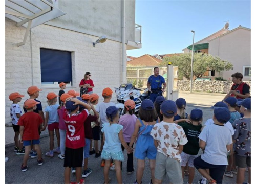 Fotografija 4 - 'Dani otvorenih vrata': Predškolci diljem županije uz Tigra upoznavali 'policijske tajne'