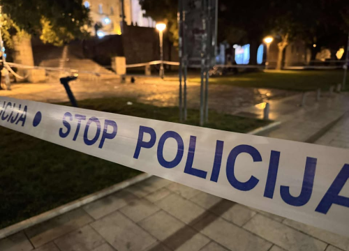 Preminula žena koju je ispred katedrale pogodila signalna raketa, uhićen 52-godišnjak