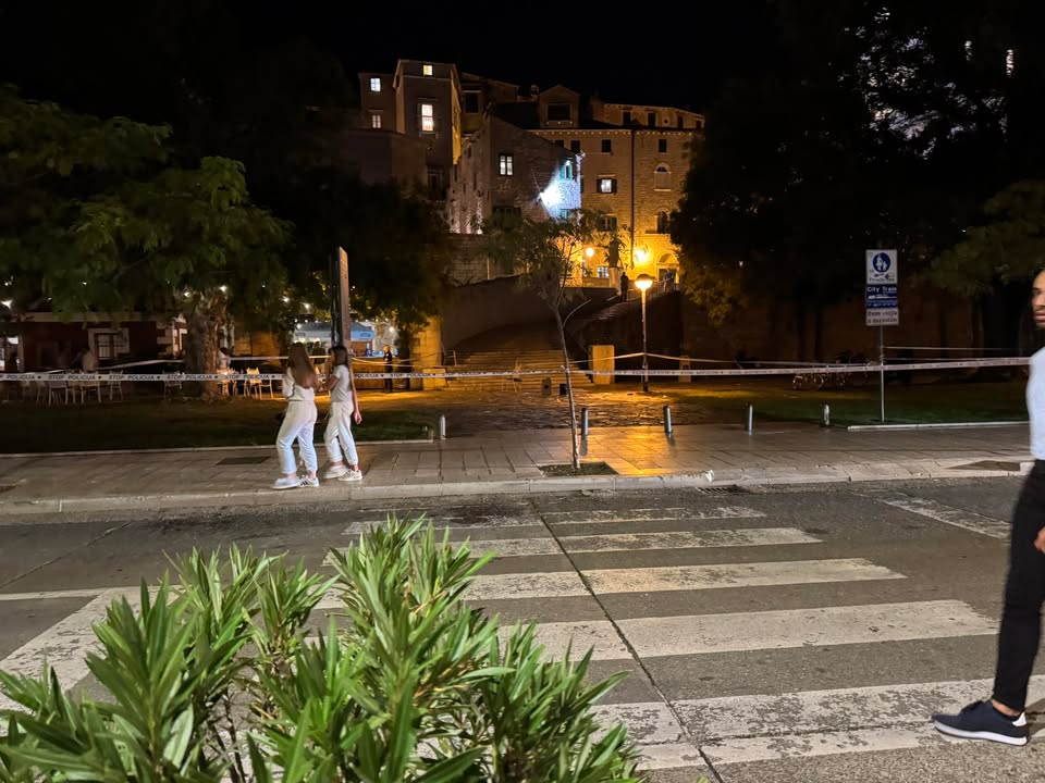 Žena pogođena signalnom raketom u glavu