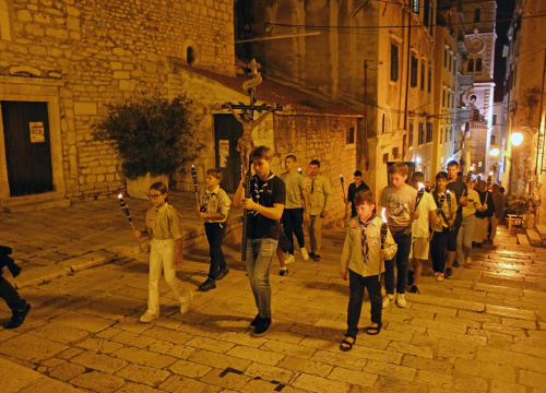 Fotografija 6 - Mladi Šibenčani u procesiji za blagdan svetog Mihovila