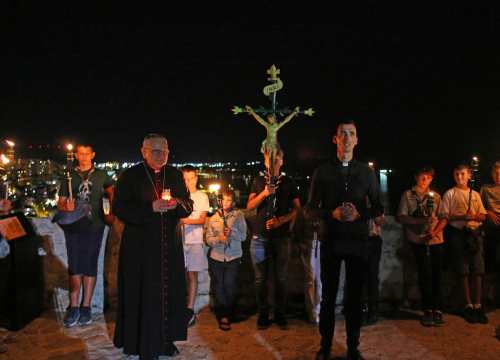 Fotografija 1 - Mladi Šibenčani u procesiji za blagdan svetog Mihovila