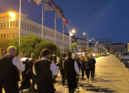 Fotografija 2 - Šibenski glazbari prodefilirali gradom u povodu Dana grada