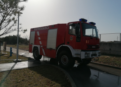 Danas planuo požar kod Kistanja. Vatrogasci ga brzom reakcijom uspješno ugasili