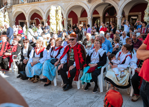 Fotografija 8 - FOTO Održana svečana procesija i sveta misa u povodu blagdana sv. Mihovila