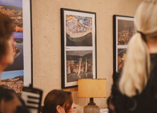 Fotografija 4 - Fotografijama u čast Šibeniku: U galeriji Azimuta otvorena izložba Mirande Trklje