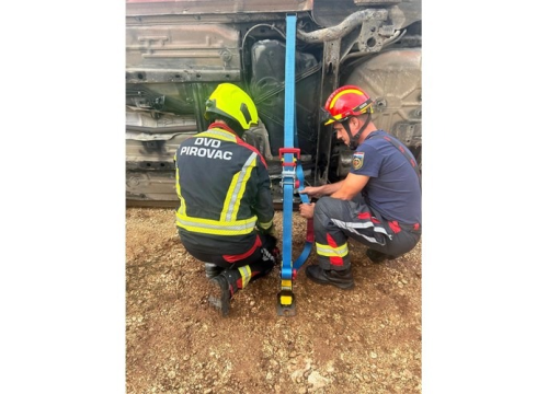 Fotografija 2 - Od Bilica do Primoštena: Vatrogasci završili obuku za spašavanje u prometnim nesrećama