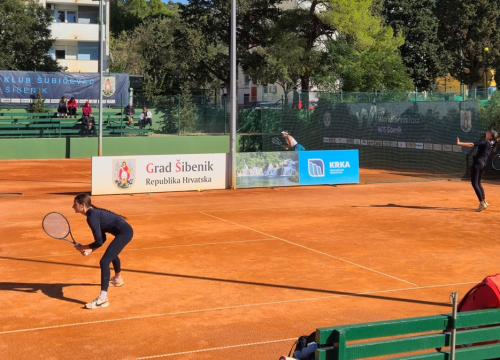 'Šibenik Open' stigao do četvrtfinala: Nevrijeme jučer zadavalo tenisačicama probleme