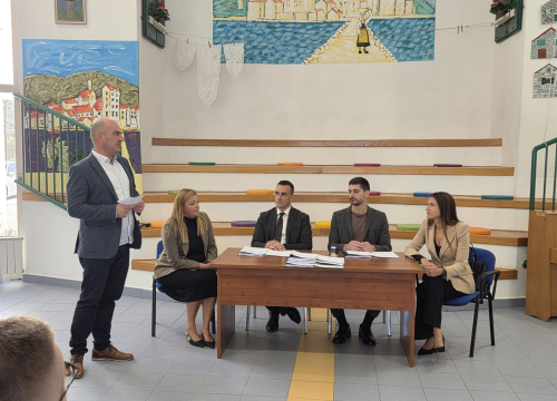 Fotografija 3 - U Rogoznici potpisan ugovor za dogradnju školske dvorane