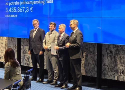 Gradonačelniku Buriću uručen ugovor o sufinanciranju dogradnje OŠ Jurja Dalmatinca