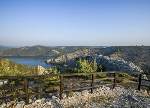 Otkrijte čaroliju sutoka Krke i Čikole s vidikovca u Krnićima Gornjim