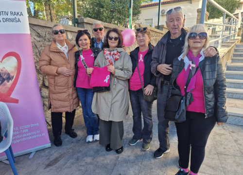 Fotografija 4 - Obilježen Dan ružičaste vrpce u Drnišu