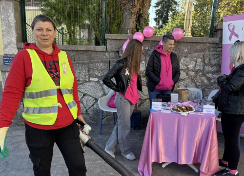 Fotografija 1 - Obilježen Dan ružičaste vrpce u Drnišu