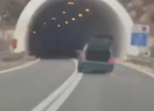 Nevjerojatna i opasna scena iznad Šibenika: Vožnja bez dvije gume brzom cestom pa kroz tunel