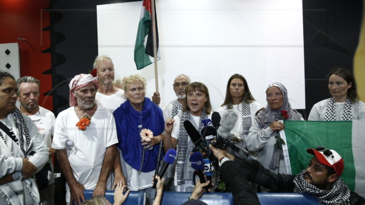 Nakon deportacije iz Izraela, Thunberg u Ateni dočekana uz ovacije