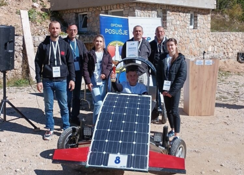 Kninski srednjoškolci osvojili prvo mjesto na natjecanju solarnih automobila