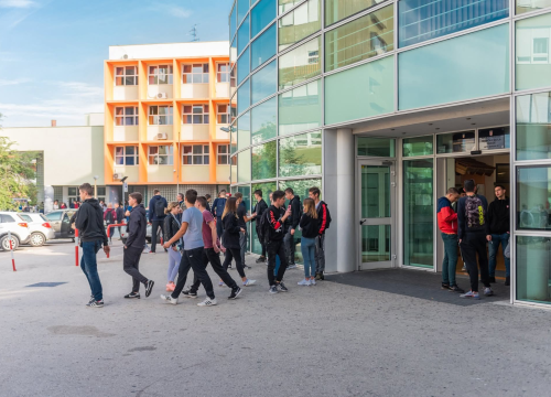 Preveliko opterećenje i pritisci: Sve više mladih učitelja razmišlja o odlasku iz profesije