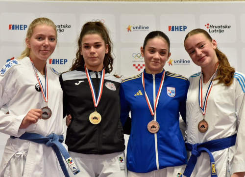 Fotografija 2 - FOTO Karate klub Okit nastupio na Kupu Hrvatske, dvije članice došle do medalje i reprezentacije