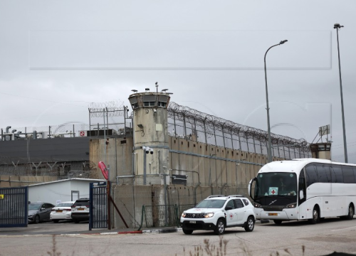 Sedam izraelskih talaca oslobođeno, 2000 palestinskih zatvorenika u autobusima
