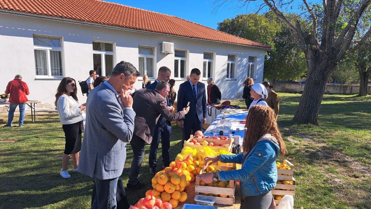 Čuvarice tradicije i stup zajednice: U Pakovom Selu obilježen Svjetski dan seoskih žena