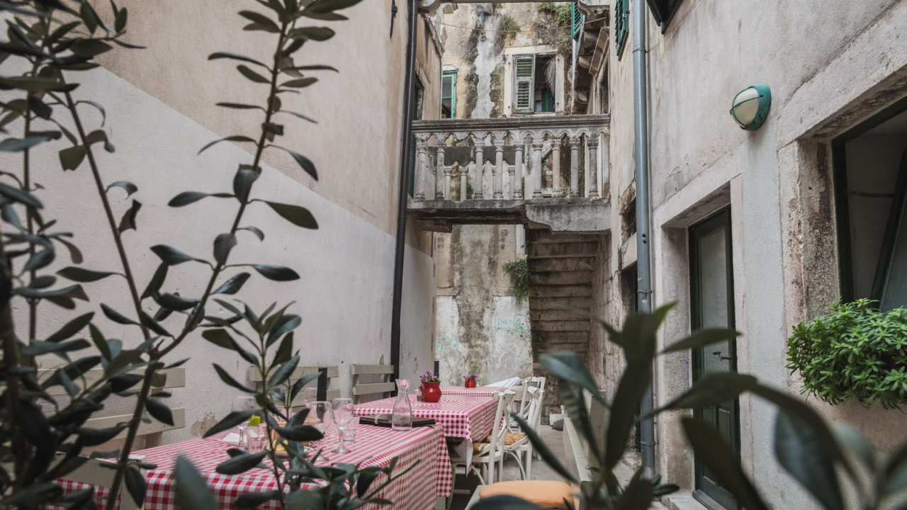 Marenda, klapa i vesela atmosfera petkom: U Šibeniku kreće nova gastro-glazbena priča