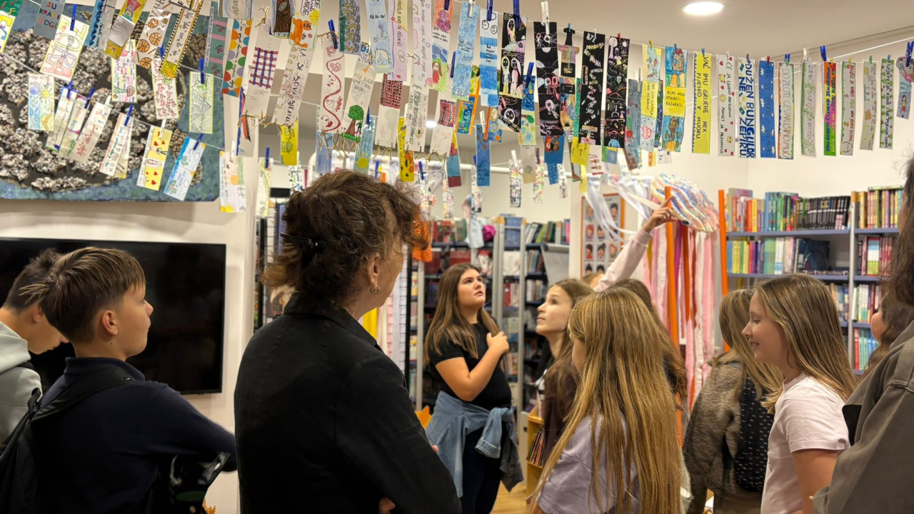 Izložba Straničnik otvorena na Dječjem odjelu šibenske knjižnice, proglašeni i pobjednici likovnog natječaja