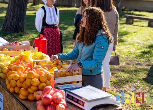 Fotografija 34 - Čuvarice tradicije i stup zajednice: U Pakovom Selu obilježen Svjetski dan seoskih žena