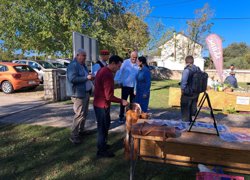 Fotografija 3 - Pakovo selo dobit će 'Kuću drniškog pršuta': Županija i Grad Drniš potpisali ugovor o suradnji