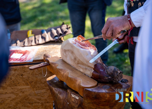 Fotografija 28 - Čuvarice tradicije i stup zajednice: U Pakovom Selu obilježen Svjetski dan seoskih žena