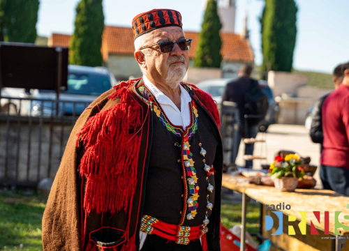 Fotografija 26 - Čuvarice tradicije i stup zajednice: U Pakovom Selu obilježen Svjetski dan seoskih žena