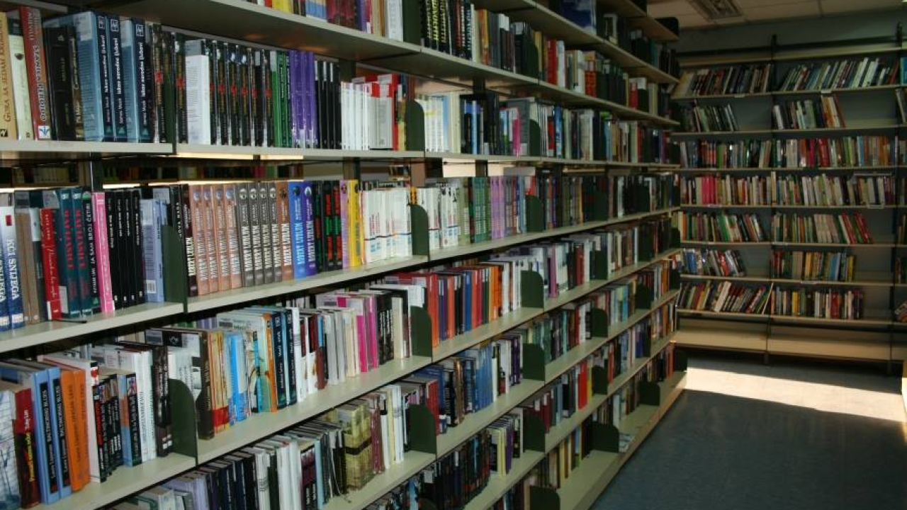 Drniška knjižnica počela obilježavanje Mjeseca hrvatske knjige