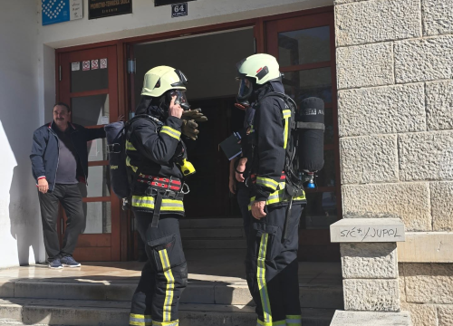 Fotografija 1 - Održana protupožarna vježba u zgradi šibenske Gimnazije