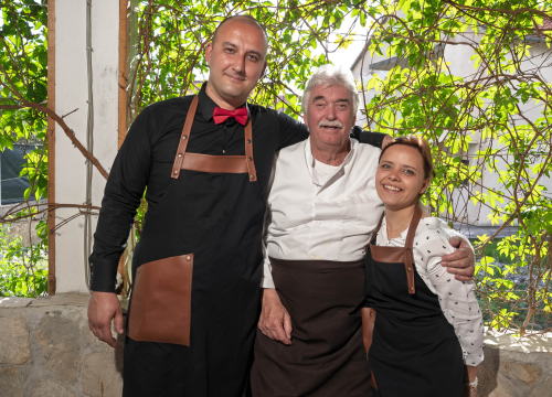 Fotografija 1 - FOTO Petkom se u Konobi Oli uživa u dalmatinskoj spizi, pjesmi i odličnoj atmosferi!