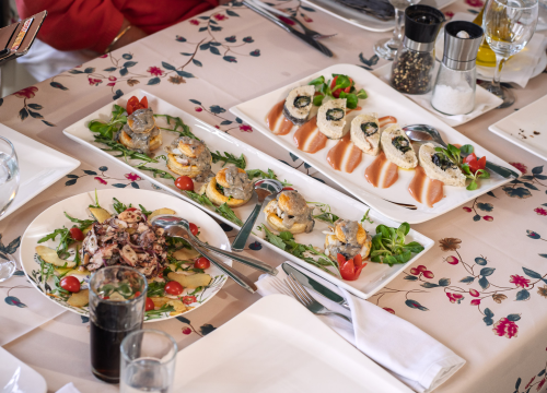 Fotografija 10 - FOTO Petkom se u Konobi Oli uživa u dalmatinskoj spizi, pjesmi i odličnoj atmosferi!