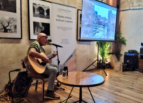 Fotografija 2 - Inspirativno putopisno predavanje Feruča Lazarića održano u Azimutu