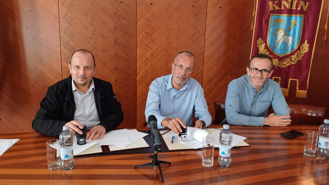 Grad Knin i Srednja škola potpisali ugovor o suradnji: Učenici će raditi na CNC stroju