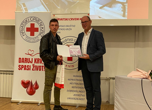 Fotografija 14 - Crveni križ Knin obilježio Dan darivatelja krvi: 'Prikupili 670 doza krvi samo u ovoj godini'