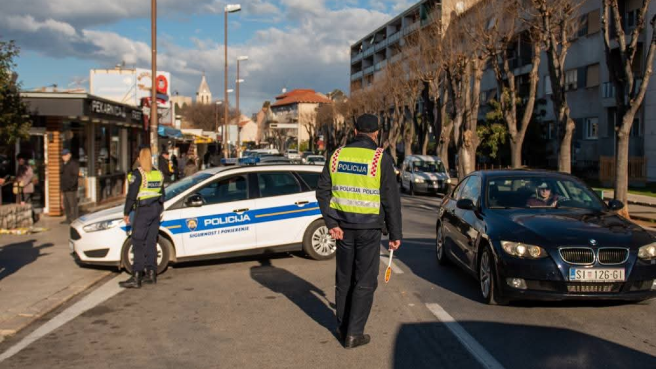 Upozorenje odvjetnika: 'Kada vas zaustavi policija nikada im nemojte odgovarati na ovo pitanje'