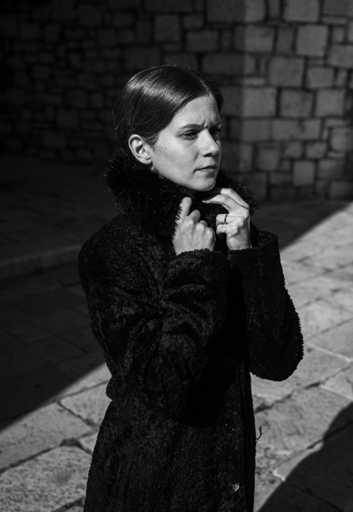 FOTO Modni raj u Šibeniku: Otkrijte ekskluzivne kolekcije hrvatskih dizajnera u Galeriji Juraj Dalmatinac!