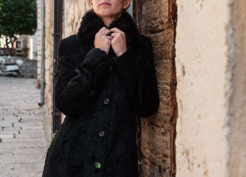 Fotografija 43 - FOTO Modni raj u Šibeniku: Otkrijte ekskluzivne kolekcije hrvatskih dizajnera u Galeriji Juraj Dalmatinac!