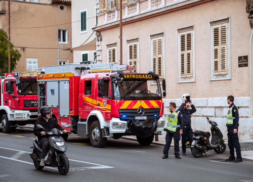 Šibenski vatrogasci odradili vježbu spašavanja i evakuacije učenika