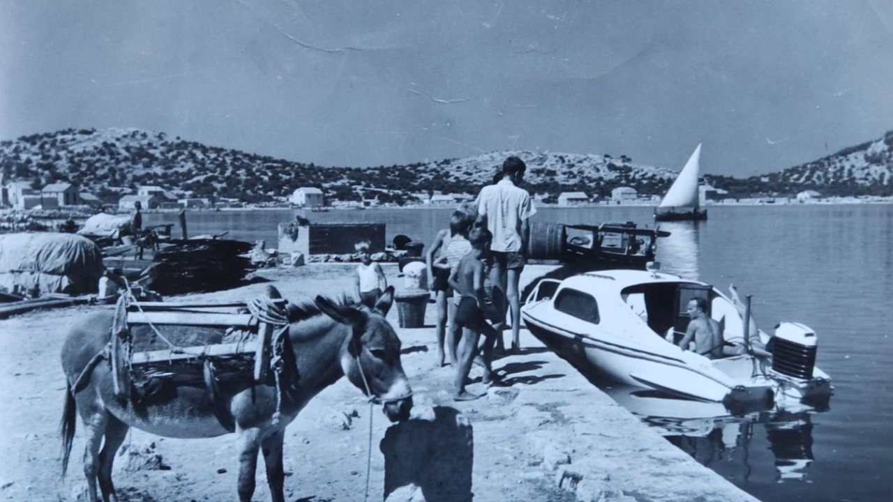 Prezimena iz općine Murter-Kornati: Od Ježine i Jurage do Mudronje i Turčinova