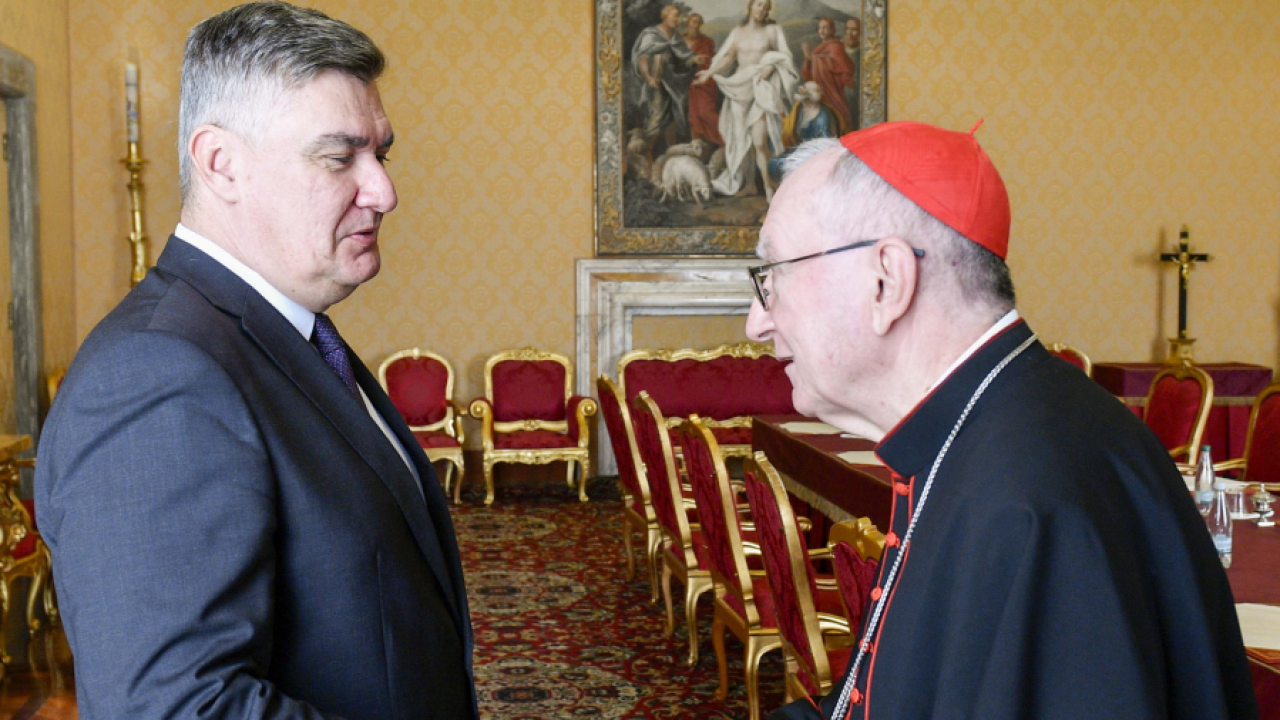 Milanović se susreo s papom i pozvao ga u Hrvatsku